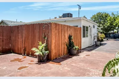 7434 Nestle Avenue, Reseda, CA 91335 - Photo 36