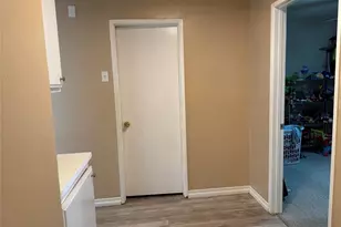 24389 La Glorita Cir, Newhall, CA 91321 - Photo 22