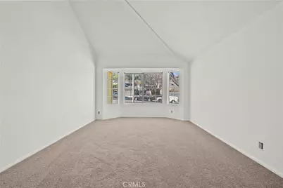 31906 Green Hill Drive, Castaic, CA 91384 - Photo 6