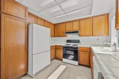 31906 Green Hill Drive, Castaic, CA 91384 - Photo 10