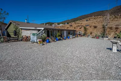 9555 1/2 Hierba Road, Agua Dulce, CA 91390 - Photo 2