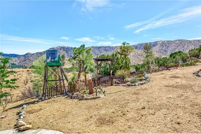 11720 Honeybee Lane, Juniper Hills, CA 93543 - Photo 70