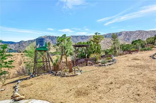 11720 Honeybee Ln, Juniper Hills, CA 93543 - Photo 70