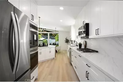 22284 Avenue San Luis, Woodland Hills, CA 91364 - Photo 18