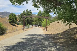36200 Paradise Ranch Rd, Castaic, CA 91384 - Photo 2