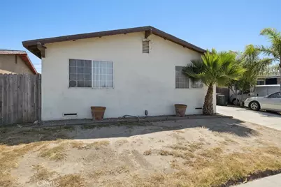 2010 Camino Del Sol, Oxnard, CA 93030 - Photo 2