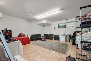 18352 Bessemer St, Tarzana, CA 91335 - Photo 40