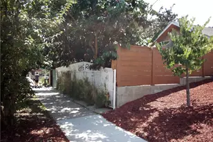 1127 N Commonwealth Ave, Los Angeles, CA 90029 - Photo 12