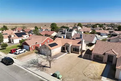 1040 Fairwind Avenue, Rosamond, CA 93560 - Photo 12