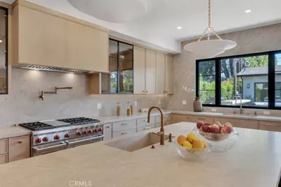 13024 Bloomfield Street, Studio City, CA 91604 - Photo 16