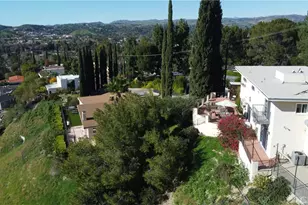 22628 Quinta Rd, Woodland Hills, CA 91364 - Photo 2