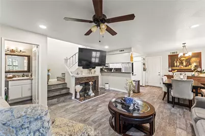 22617 Copper Hill Drive #121, Saugus, CA 91350 - Photo 2