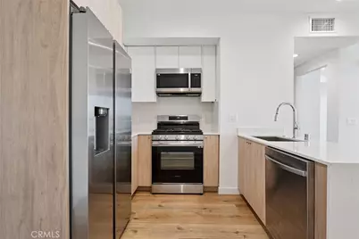 222 N Manhattan Place, Los Angeles, CA 90004 - Photo 8