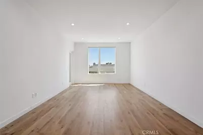 222 N Manhattan Place, Los Angeles, CA 90004 - Photo 10