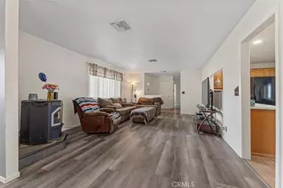 8155 W Avenue E, Lancaster, CA 93536 - Photo 2