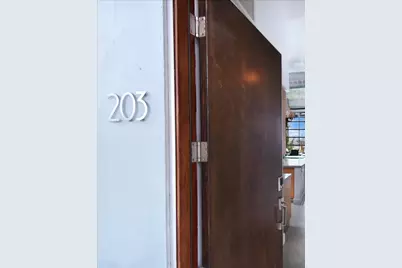 1152 N La Cienega Boulevard #203, West Hollywood, CA 90069 - Photo 32