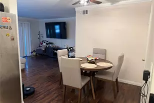 21203 Trumpet Dr, Newhall, CA 91321 - Photo 8