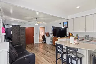 2245 W 27th St, Los Angeles, CA 90018 - Photo 4