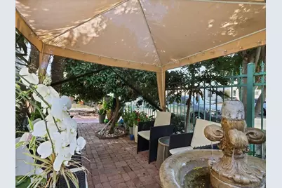 2245 W 27th Street, Los Angeles, CA 90018 - Photo 36