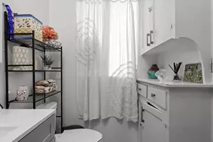 2245 W 27th St, Los Angeles, CA 90018 - Photo 20