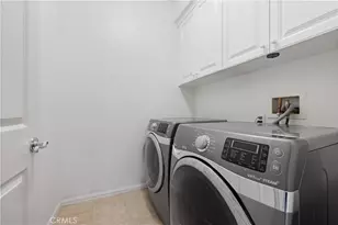 26821 Peppertree Dr, Valencia, CA 91381 - Photo 40