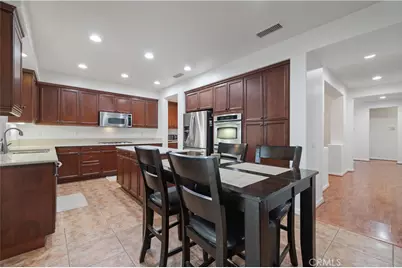 26821 Peppertree Drive, Valencia, CA 91381 - Photo 14