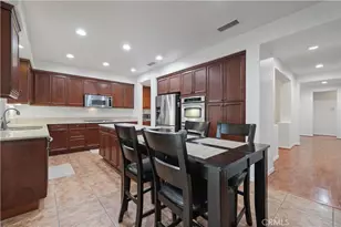 26821 Peppertree Dr, Valencia, CA 91381 - Photo 14