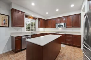 26821 Peppertree Dr, Valencia, CA 91381 - Photo 16