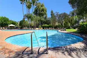 5530 Owensmouth Ave, Woodland Hills, CA 91367 - Photo 18