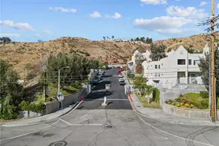 18209 Sierra, Canyon Country, CA 91351 - Photo 2