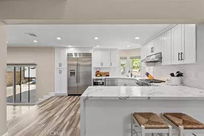 22035 Conway Place, Saugus, CA 91350 - Photo 2