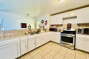 4401 Hughes Ln, Bakersfield, CA 93304 - Photo 14