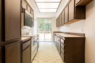 14530 Benefit St, Sherman Oaks, CA 91403 - Photo 2