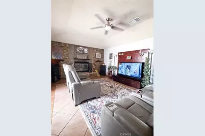 7851 Greenwood Avenue, California City, CA 93505 - Photo 12