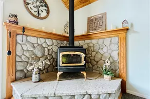 2041 Symonds Dr, Pine Mountain Club, CA 93225 - Photo 4