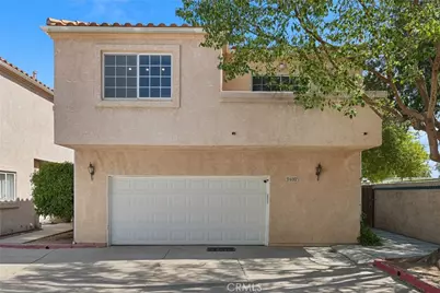 9400 1/2 Noble Avenue, North Hills, CA 91343 - Photo 2