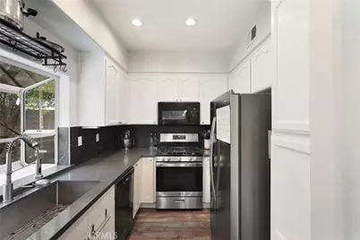 9400 1/2 Noble Avenue, North Hills, CA 91343 - Photo 16