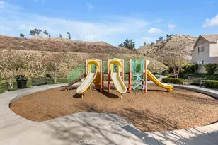 22104 Barrington Way, Saugus, CA 91350 - Photo 28