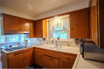 1724 Sombra Drive, Glendale, CA 91208 - Photo 12