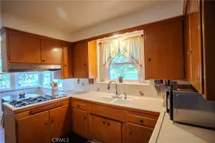 1724 Sombra Dr, Glendale, CA 91208 - Photo 12