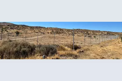 7300 E Mt Emma Road, Palmdale, CA 93550 - Photo 12