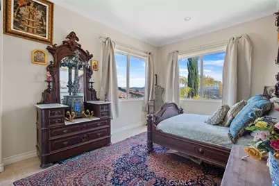 24845 Bella Vista Drive, Newhall, CA 91321 - Photo 18