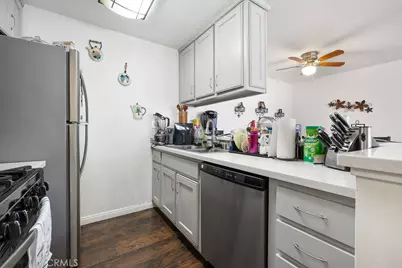 8601 International Avenue #265, Canoga Park, CA 91304 - Photo 10