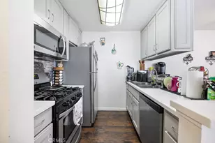 8601 International Ave, Canoga Park, CA 91304 - Photo 2