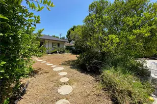 5323 Del Moreno Dr, Woodland Hills, CA 91364 - Photo 16