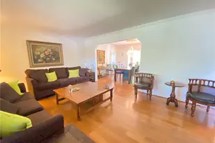 5323 Del Moreno Dr, Woodland Hills, CA 91364 - Photo 10