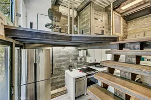 4256 Rosario Rd, Woodland Hills, CA 91364 - Photo 46