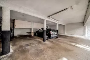 5315 Zelzah Ave, Encino, CA 91316 - Photo 32