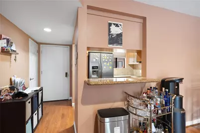 15215 Magnolia Boulevard #102, Sherman Oaks, CA 91403 - Photo 8