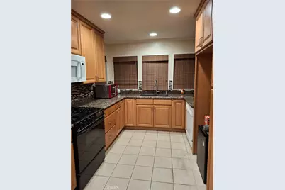 15455 Glenoaks Boulevard #226, Sylmar, CA 91342 - Photo 18